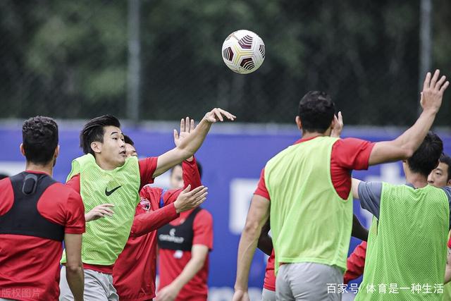 梅西：客场踢拜仁不容易 但我们有能力完成逆转